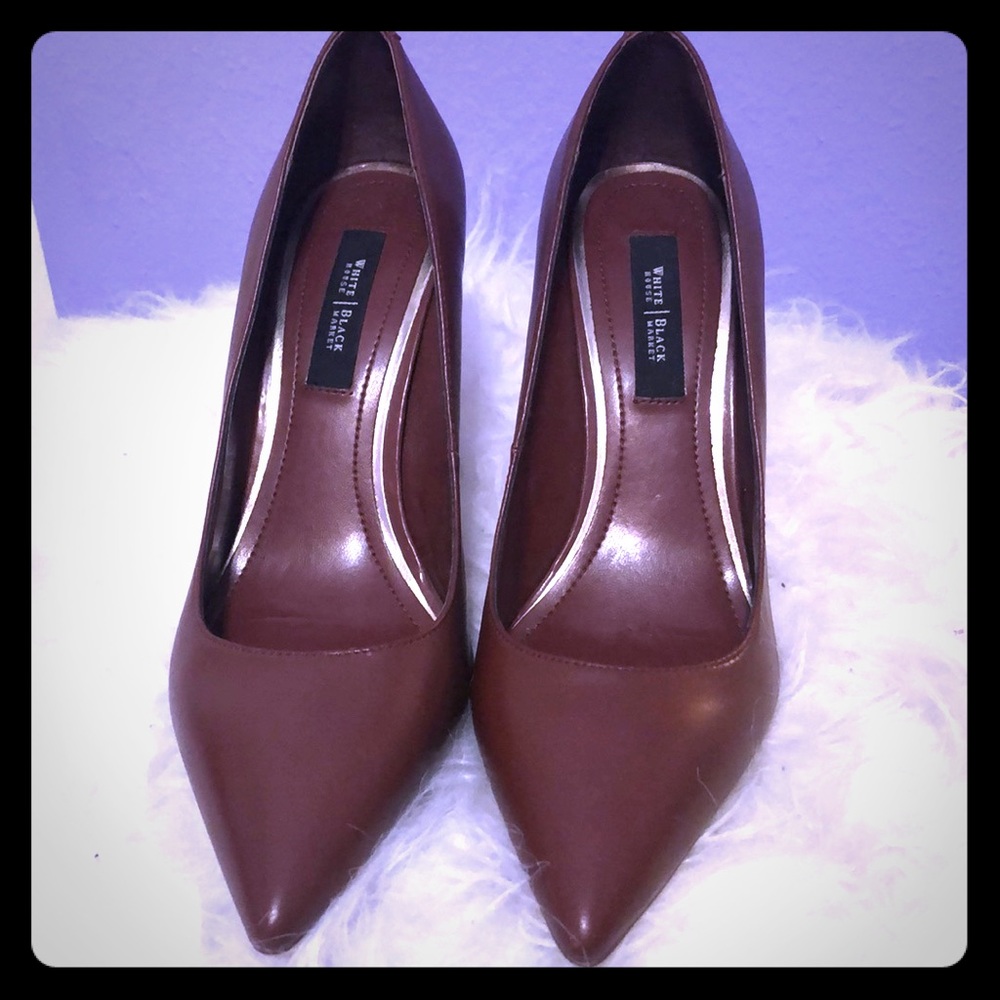 White House Black Market Olivia Leather pumps